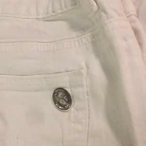 Michael lots white beautiful fabric emblem on pocket